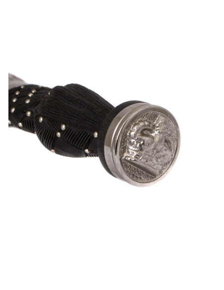 Pugnale scozzese con incisioni sulla...