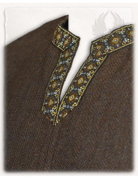 Tunica medievale a spina di pesce...