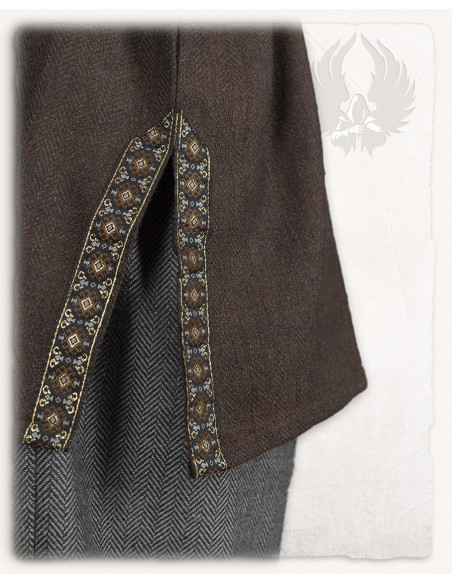 Tunica medievale a spina di pesce...