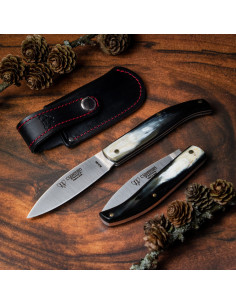 Coltello da caccia Pastora, manico in corno di toro...