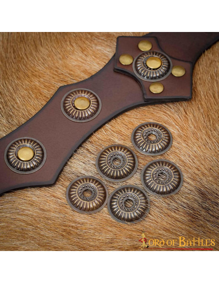 Set di 5 ornamenti medievali ottonati...