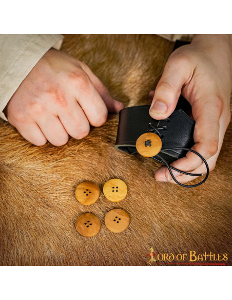 Set di 5 bottoni ideali per abiti...