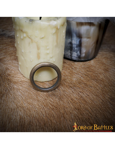 Set di 5 anelli in ottone invecchiato...