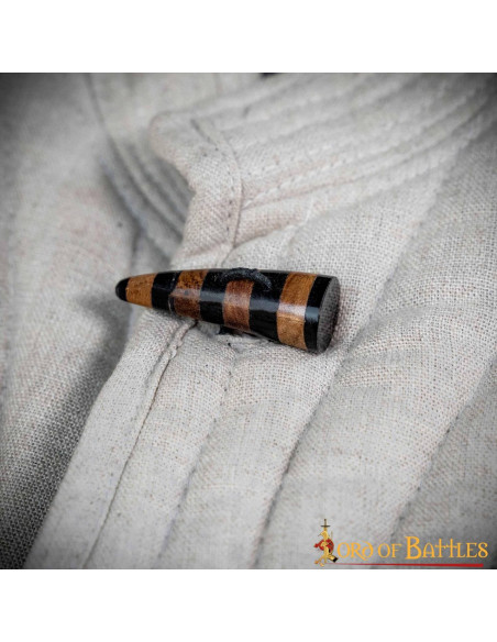 Set di 5 fermagli decorati in corno...