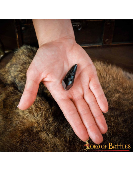 Set di 5 fermagli in corno con 2 fori...