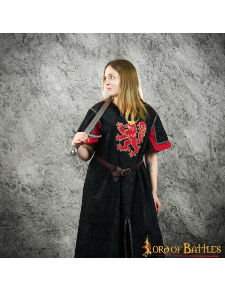 Tunica medievale nera con leone rampante