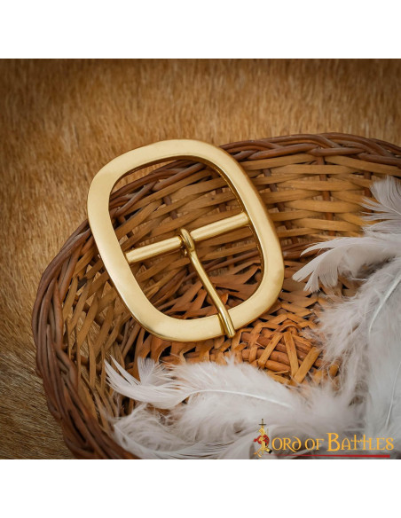 Fibbia per cintura medievale ovale...