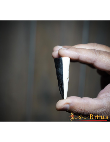 Set di 5 chiusure medievali in corno...