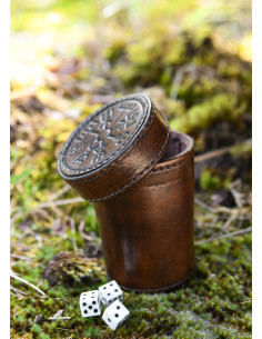 Bicchiere celtico Vegvisir per giocare a dadi 2