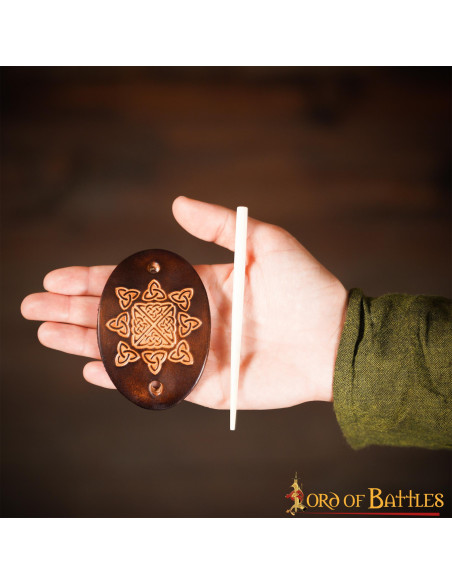 Spilla per capelli in pelle marrone...