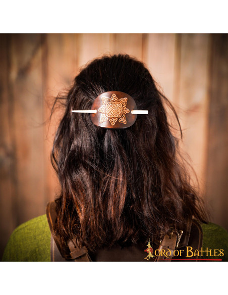 Spilla per capelli in pelle marrone...