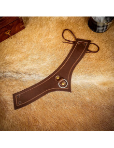 Collare medievale in pelle con anello 2