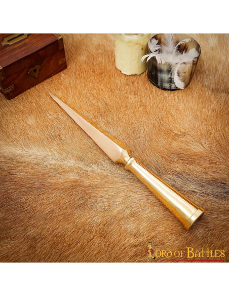 Punta di lancia romana in ottone...