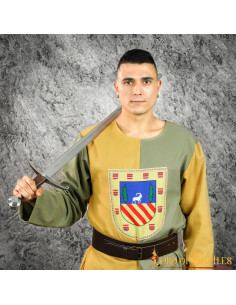 Tabardo medievale bicolore oliva-senape con scudo araldico 2