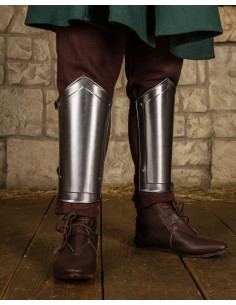 Mina schinieri medievali in acciaio lucido