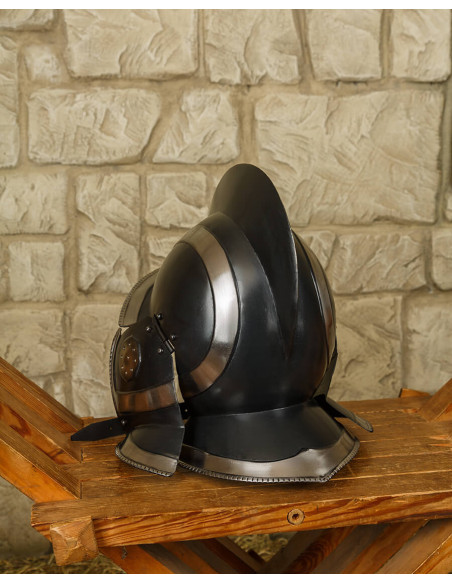 Casco bordeaux in acciaio annerito...