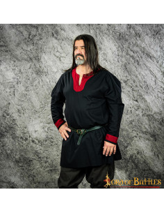 Tunica vichinga nero-rossa modello Sigurd 2