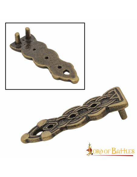 Punta della cintura celtica in ottone...