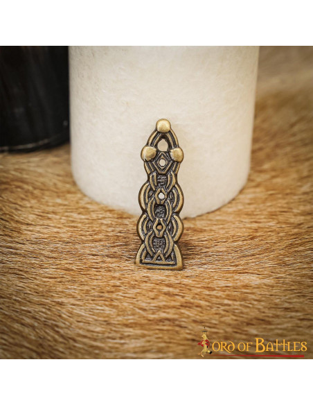 Punta della cintura celtica in ottone...