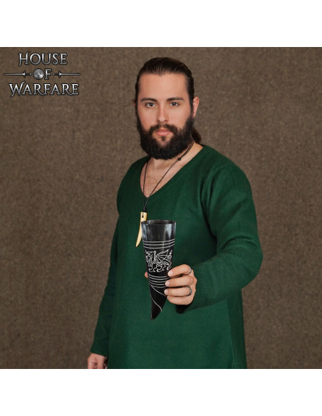 Corno da bere medievale con design a...