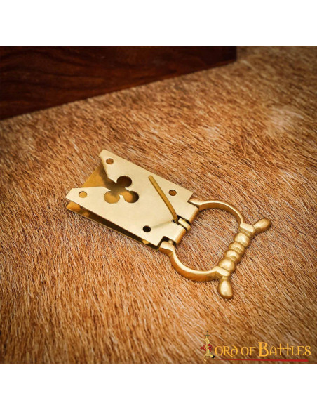 Fibbia medievale con design a...