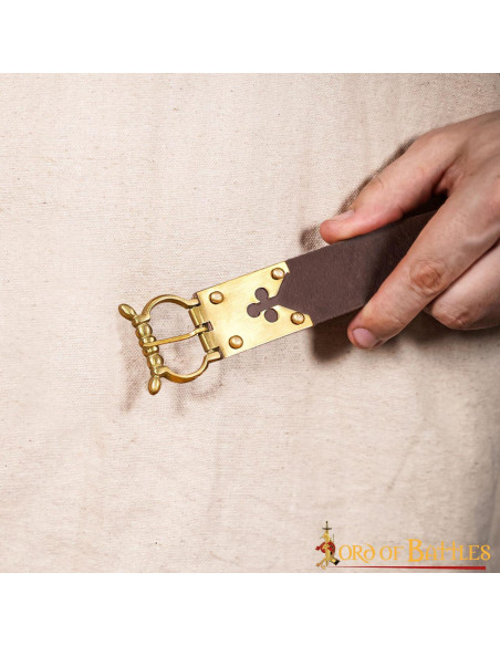 Fibbia medievale con design a...