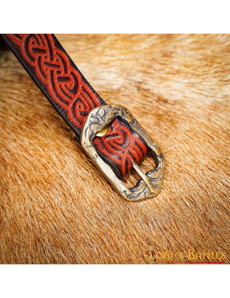 Cintura medievale in pelle con nodi...