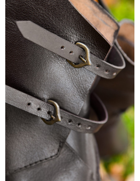 Stivaletti medievali, 2 fibbie, marroni