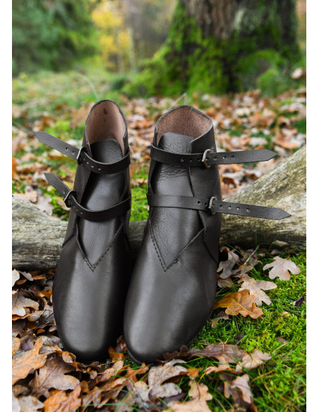 Stivaletti medievali, 2 fibbie, marroni
