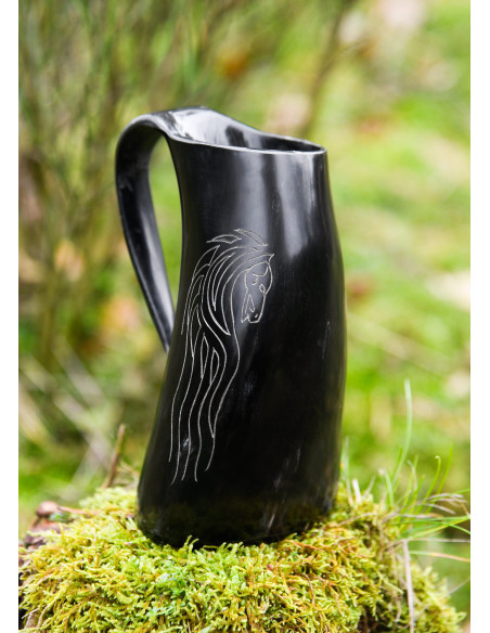 Boccale di birra vichingo cavalli in...