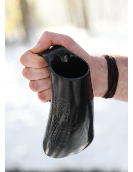 Boccale di birra vichingo cavalli in...