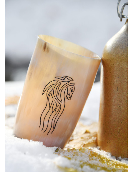 Bicchiere cavallo vichingo in corno...