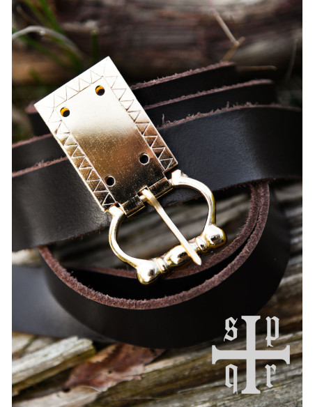 Fibbia della cintura medievale incisa...