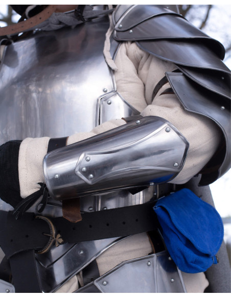 Set medievale di bracciali e...