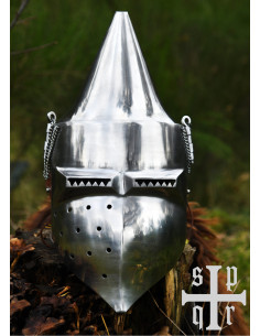 Bacinella medievale con visiera XIV secolo 2