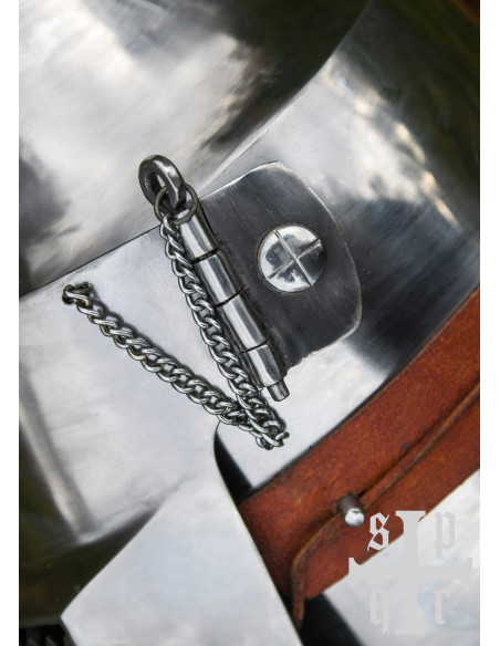 Bacinella medievale con visiera XIV...