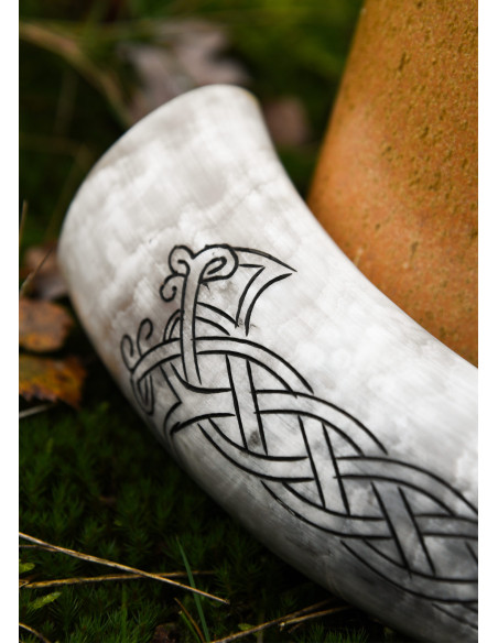 Design scolpito in corno vichingo di...