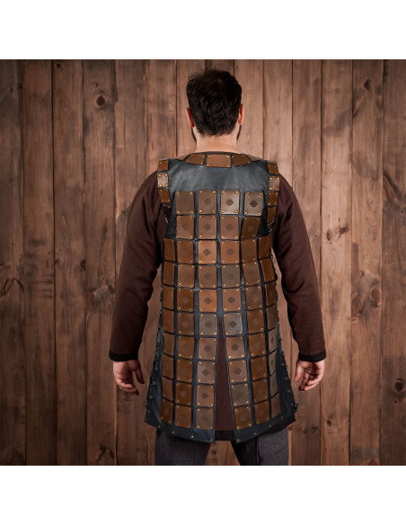 Armatura in cuoio con design in...