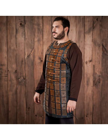 Armatura in cuoio con design in...