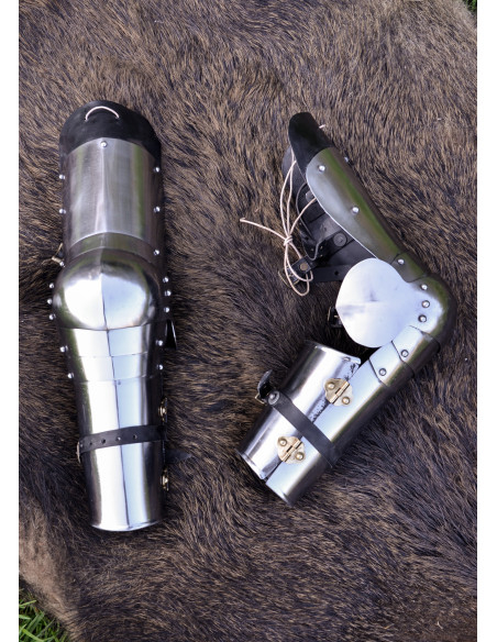 Coppia di bracciali medievali in...