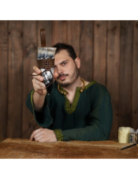 Corno potorio vichingo con balte in...