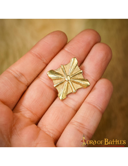 Set di 5 supporti medievali in ottone...