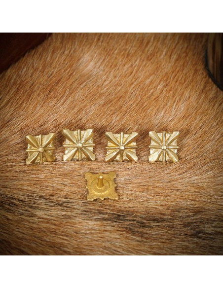 Set di 5 supporti medievali in ottone...