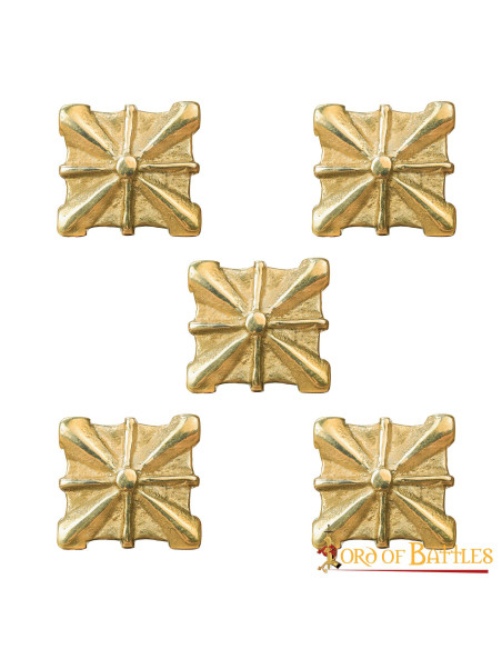 Set di 5 supporti medievali in ottone...