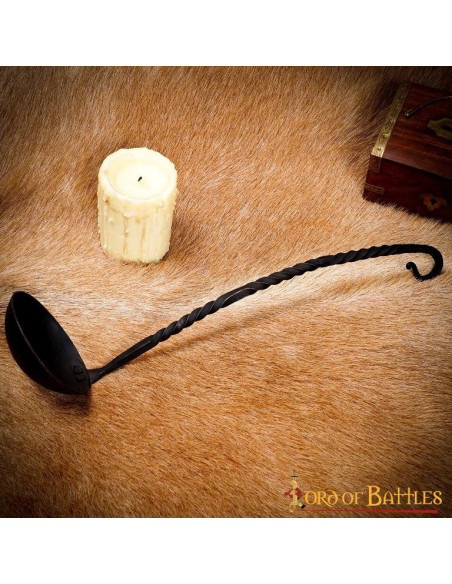 Mestolo medievale in ferro battuto