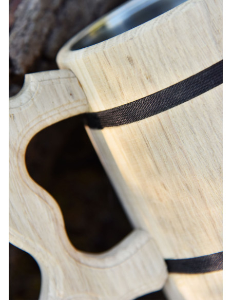 Boccale di birra medievale in legno...