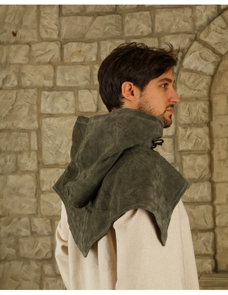 Modello Gugel Folke medievale in...