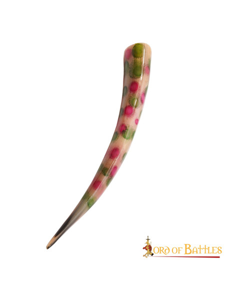 Corno per bere decorato con puntini...