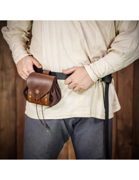 Fuori su un marsupio medievale...