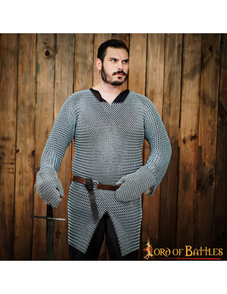 Guanti medievali con cotta di maglia